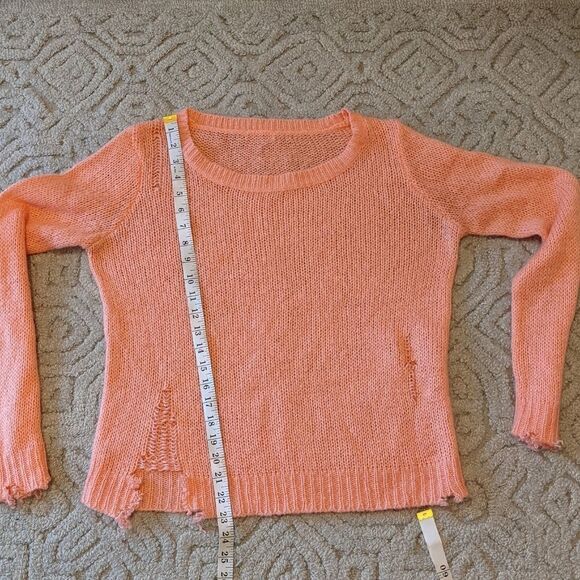 Distressed Knit Sweater in peach color Large @i1 - Picture 8 of 10